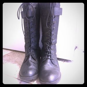 Like new! Stylish vegan leather combat boots